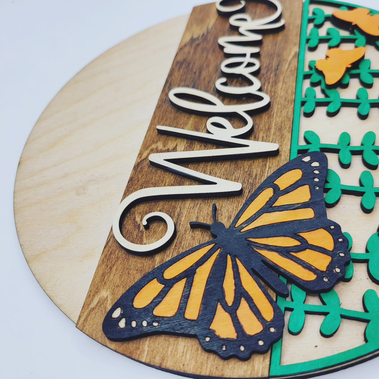 Monarch Butterfly 8" Round