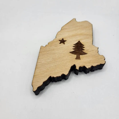 Maine Flag in State Magnet