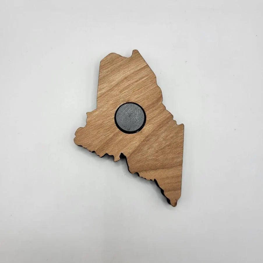 Maine Flag in State Magnet